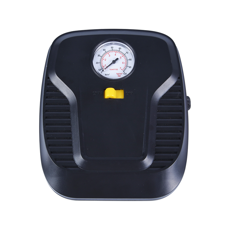 HC626 fordonets luftpump kan användas för att blåsa upp bilar, basket, cyklar